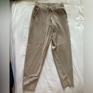 Comfy tan sweatpants!